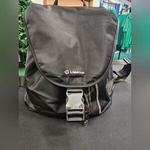 Lululemon Drawstring Bucket bag